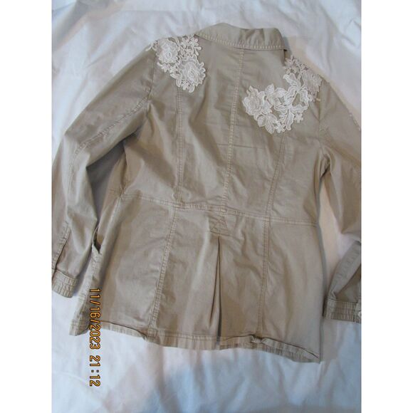 Chico's size 1 (8) tan shacket cotton lace detail safari look lagan look collar - Picture 7 of 11